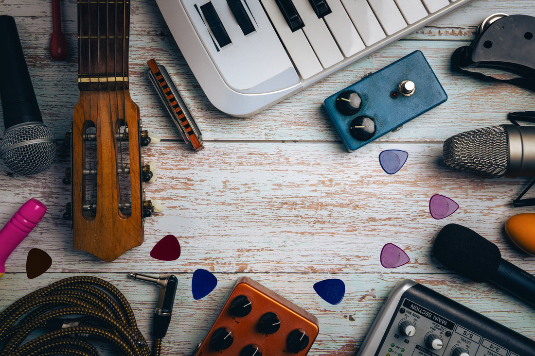 Digital vs. Traditional Guitar Gear: What Musicians Are Choosing in 2026
